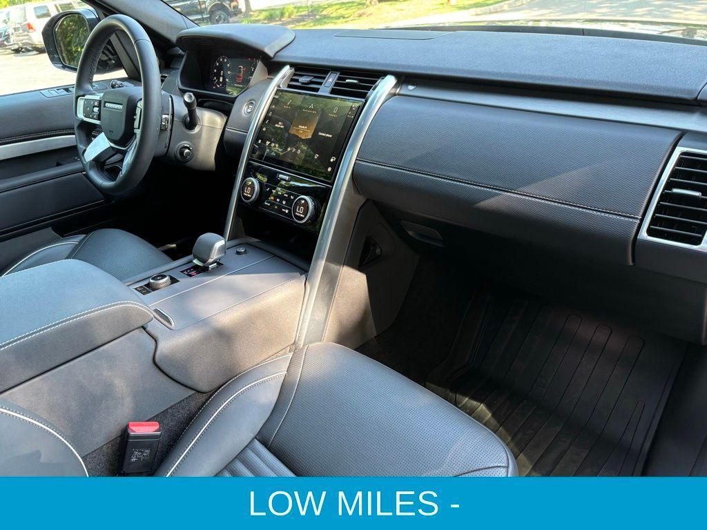 used 2024 Land Rover Discovery car, priced at $64,988