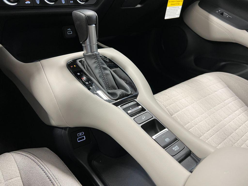 new 2025 Honda HR-V car, priced at $28,001