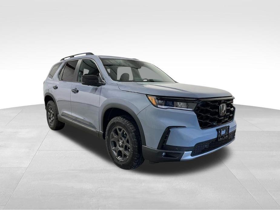 new 2025 Honda Pilot car, priced at $48,998