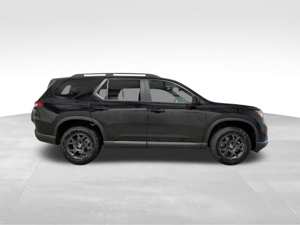new 2025 Honda Pilot car, priced at $48,631