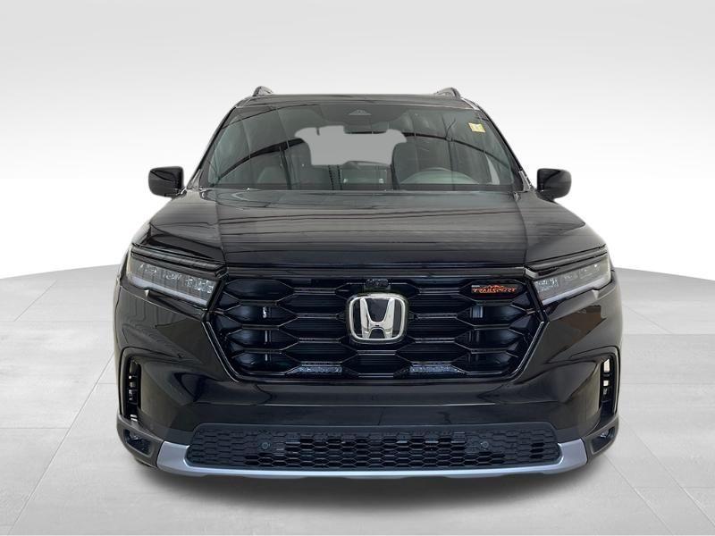 new 2025 Honda Pilot car, priced at $48,631