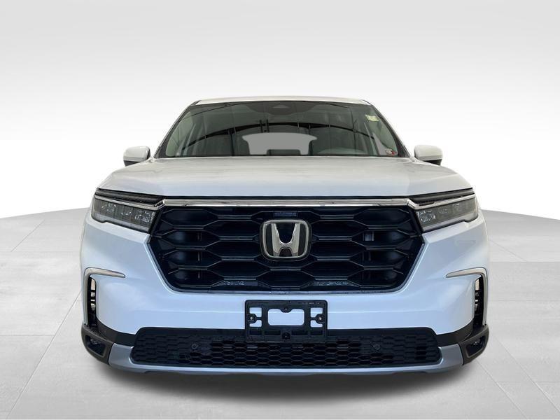 new 2025 Honda Pilot car, priced at $45,434