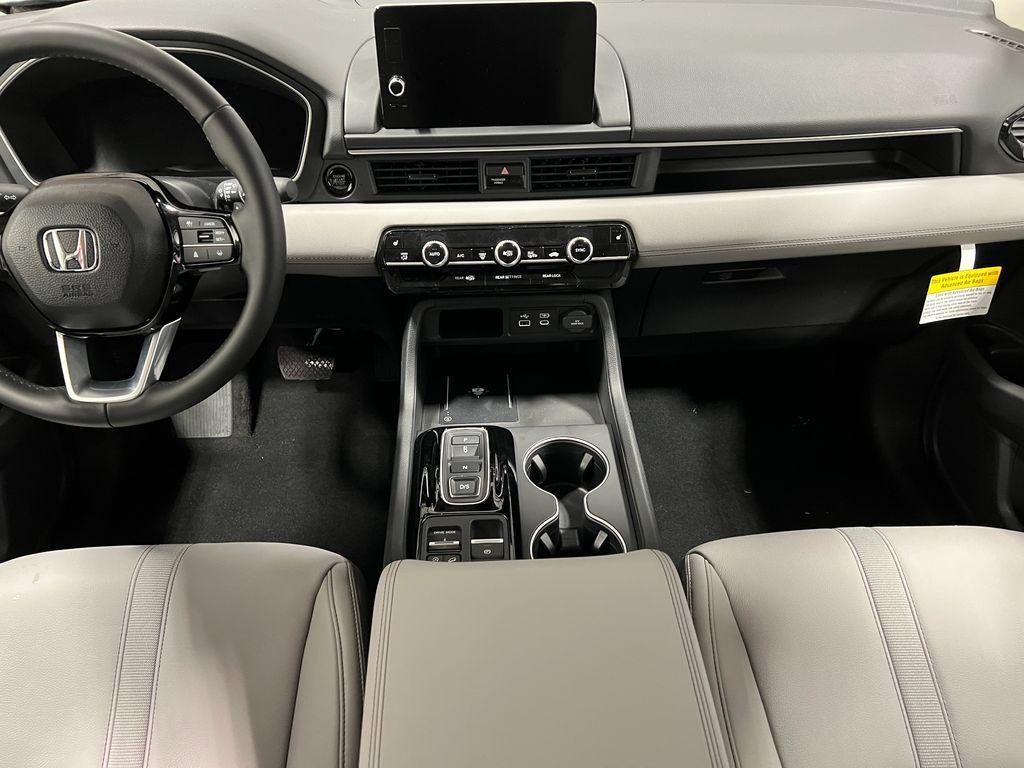 new 2025 Honda Pilot car, priced at $49,094