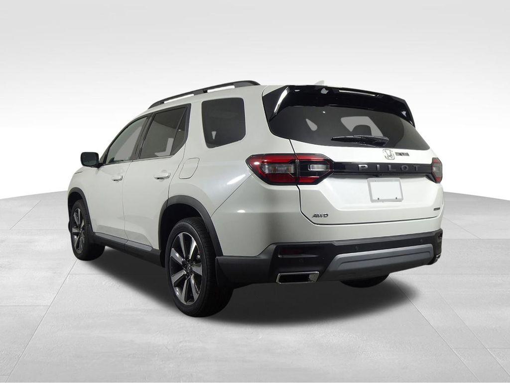 new 2025 Honda Pilot car, priced at $49,094