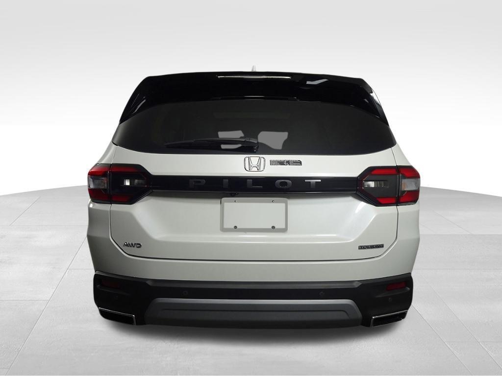 new 2025 Honda Pilot car, priced at $49,094