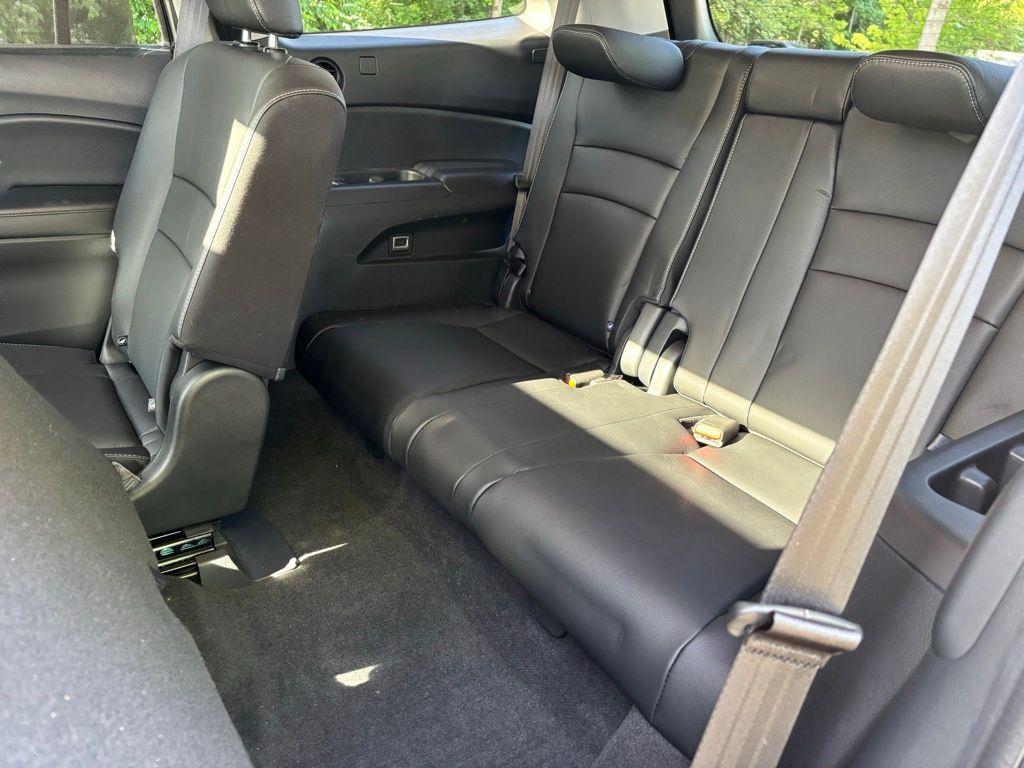 used 2022 Honda Pilot car, priced at $34,495