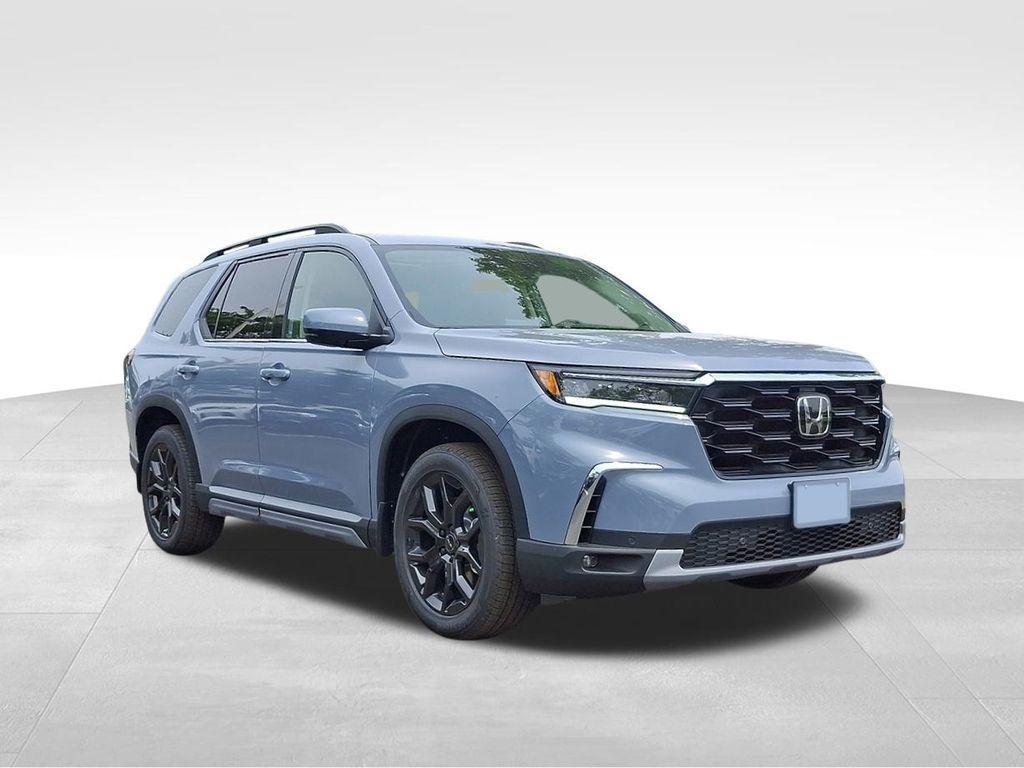 new 2025 Honda Pilot car, priced at $50,234