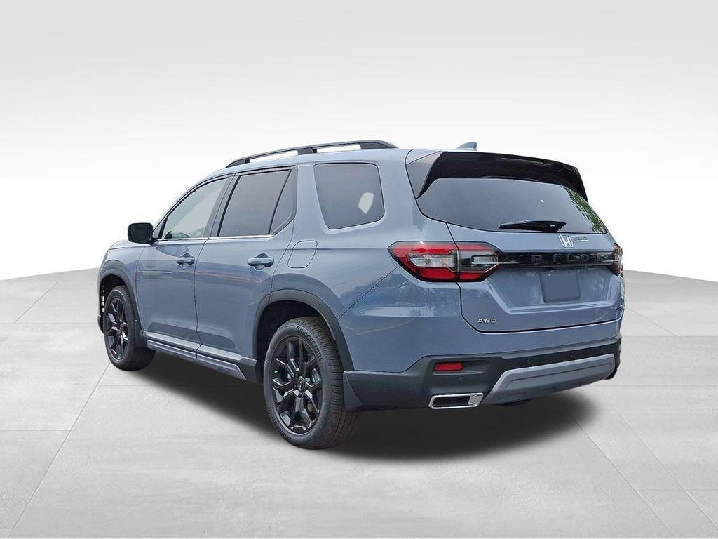 new 2025 Honda Pilot car, priced at $50,234