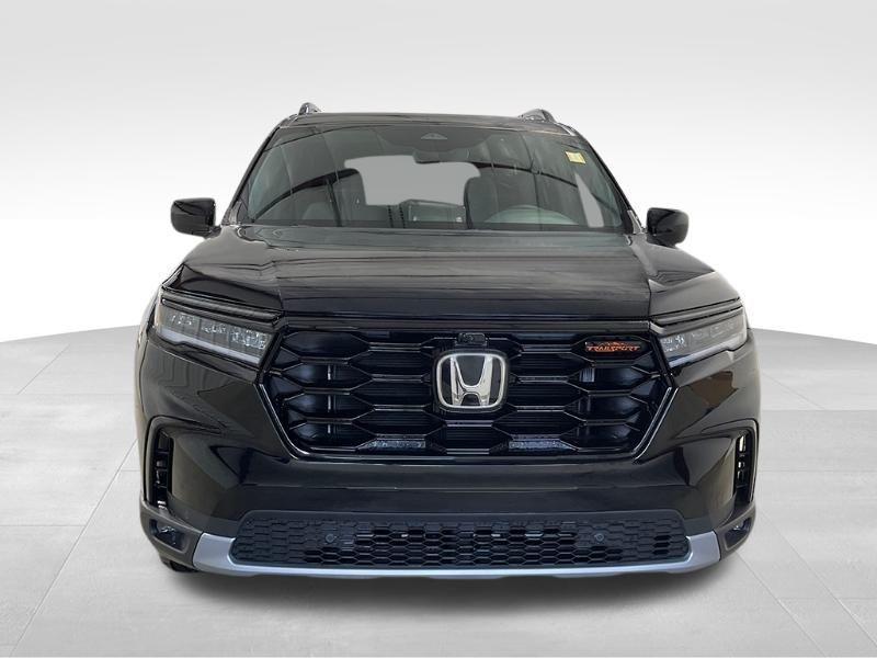 new 2025 Honda Pilot car, priced at $48,676