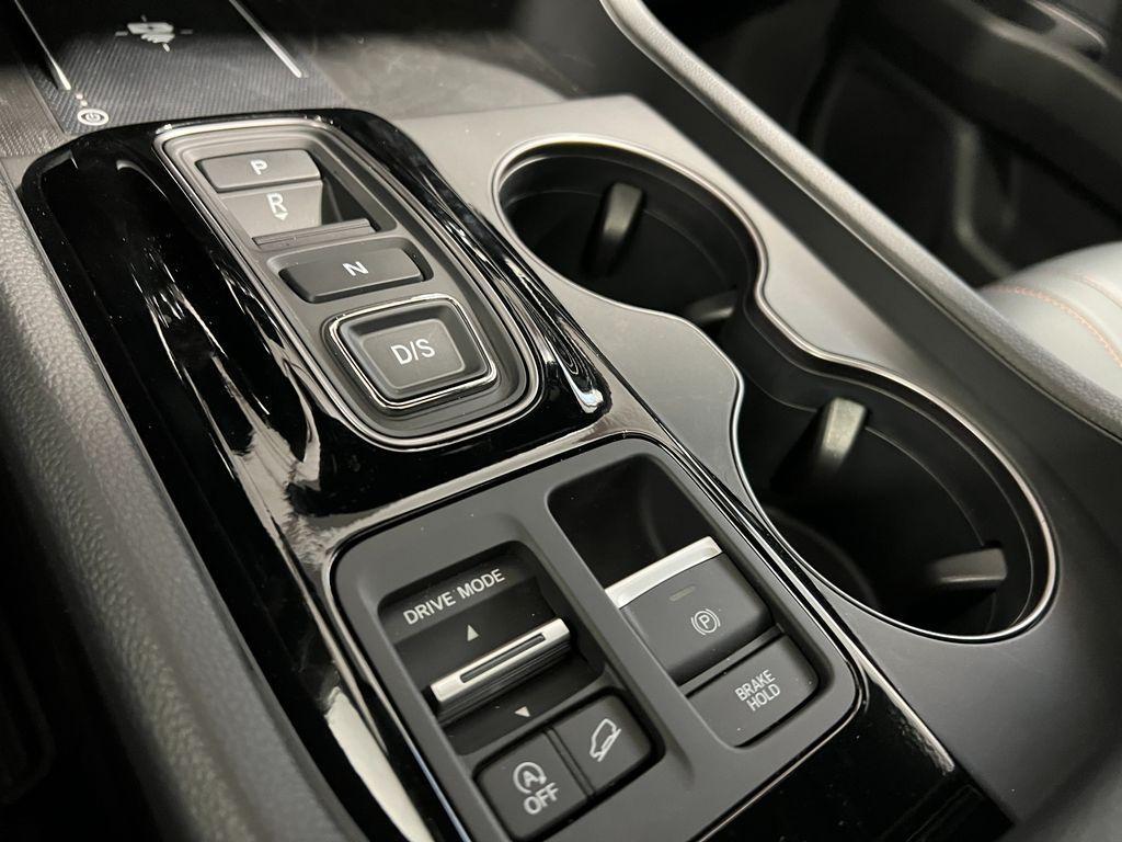 new 2025 Honda Pilot car, priced at $48,676