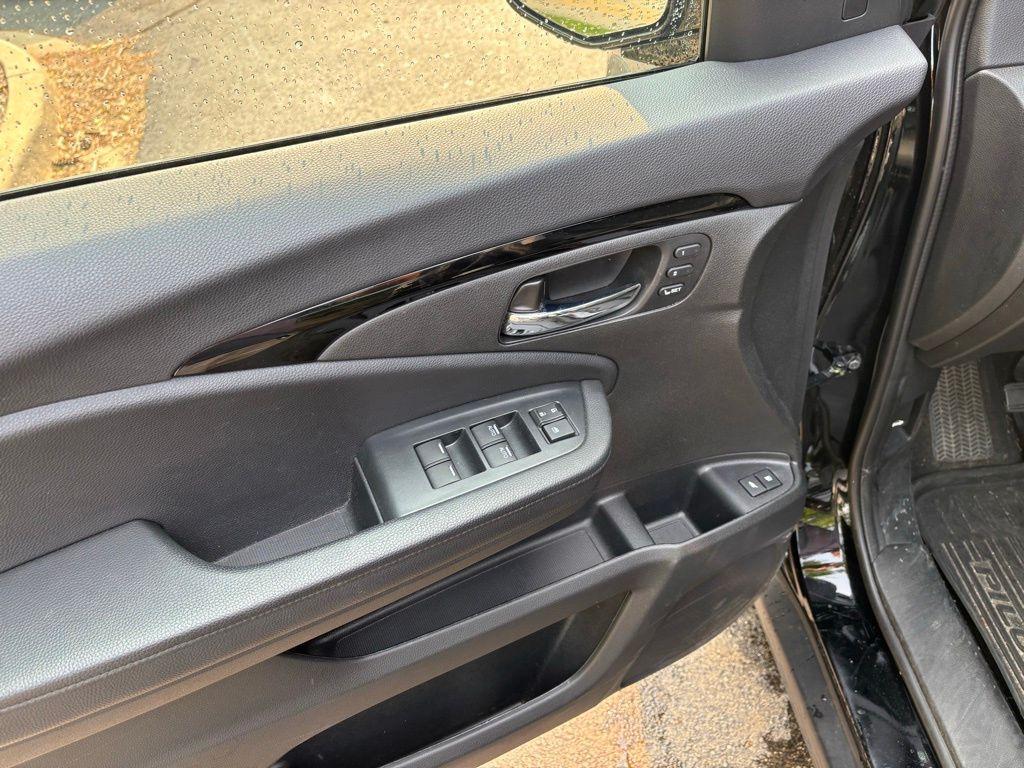 used 2022 Honda Pilot car, priced at $37,888