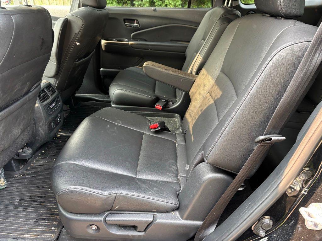 used 2022 Honda Pilot car, priced at $37,888