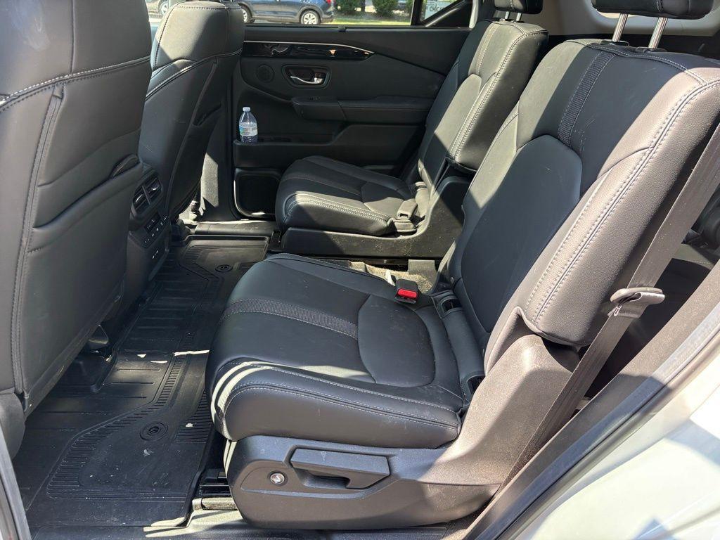 used 2025 Honda Pilot car, priced at $47,588