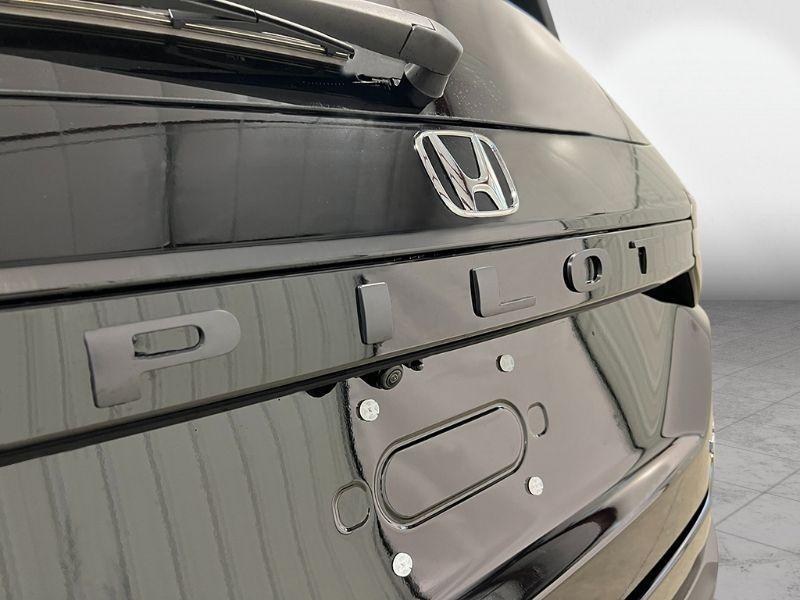 new 2025 Honda Pilot car, priced at $50,622