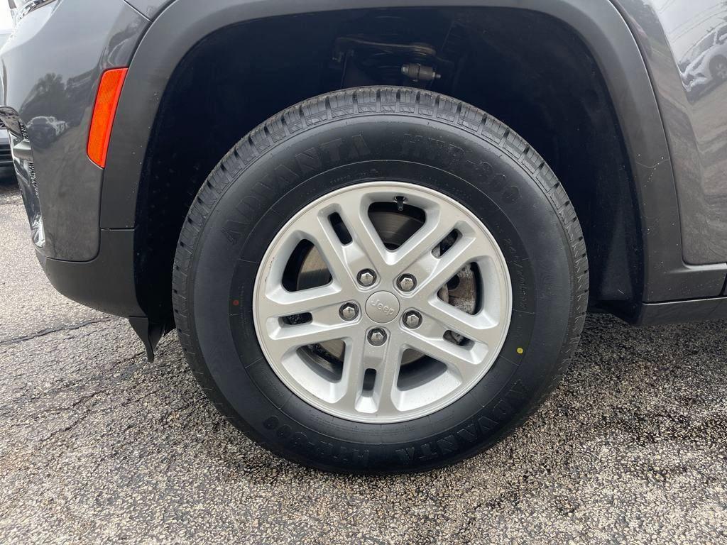 used 2023 Jeep Grand Cherokee car, priced at $26,562
