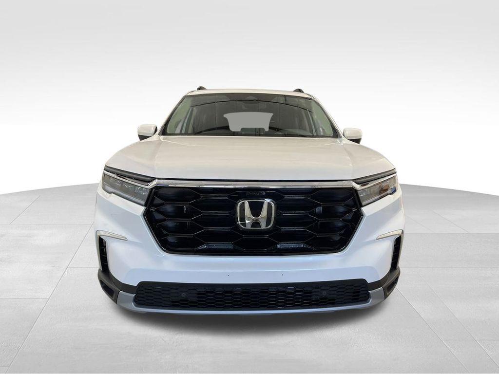 new 2025 Honda Pilot car, priced at $48,546