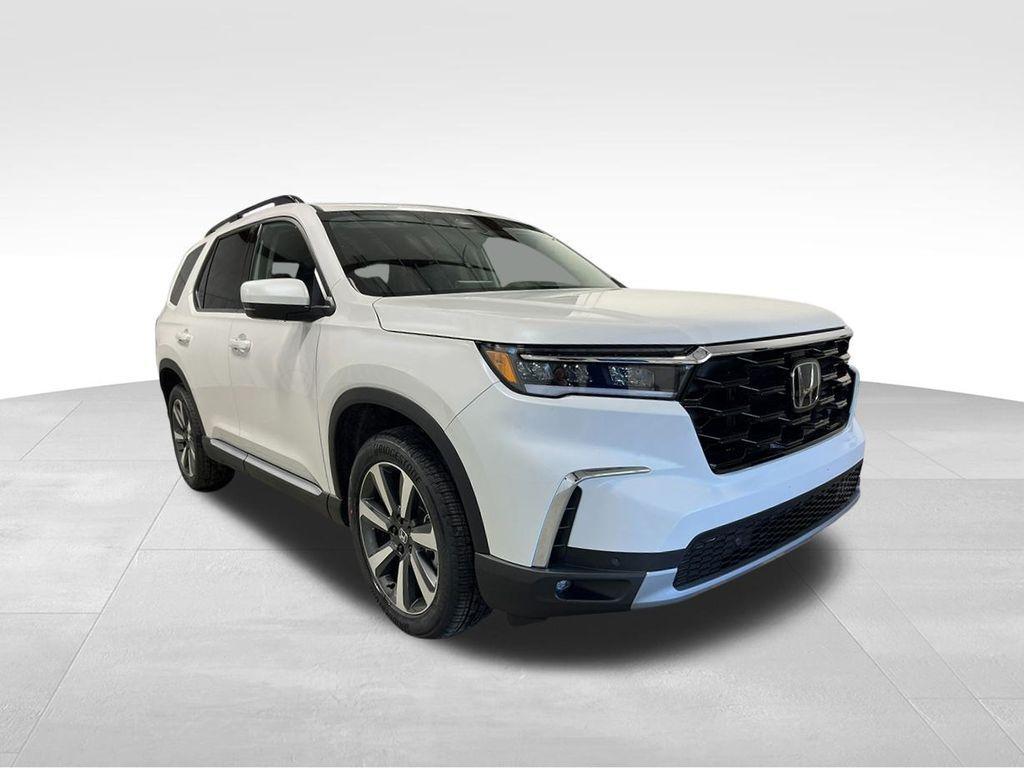 new 2025 Honda Pilot car, priced at $48,546