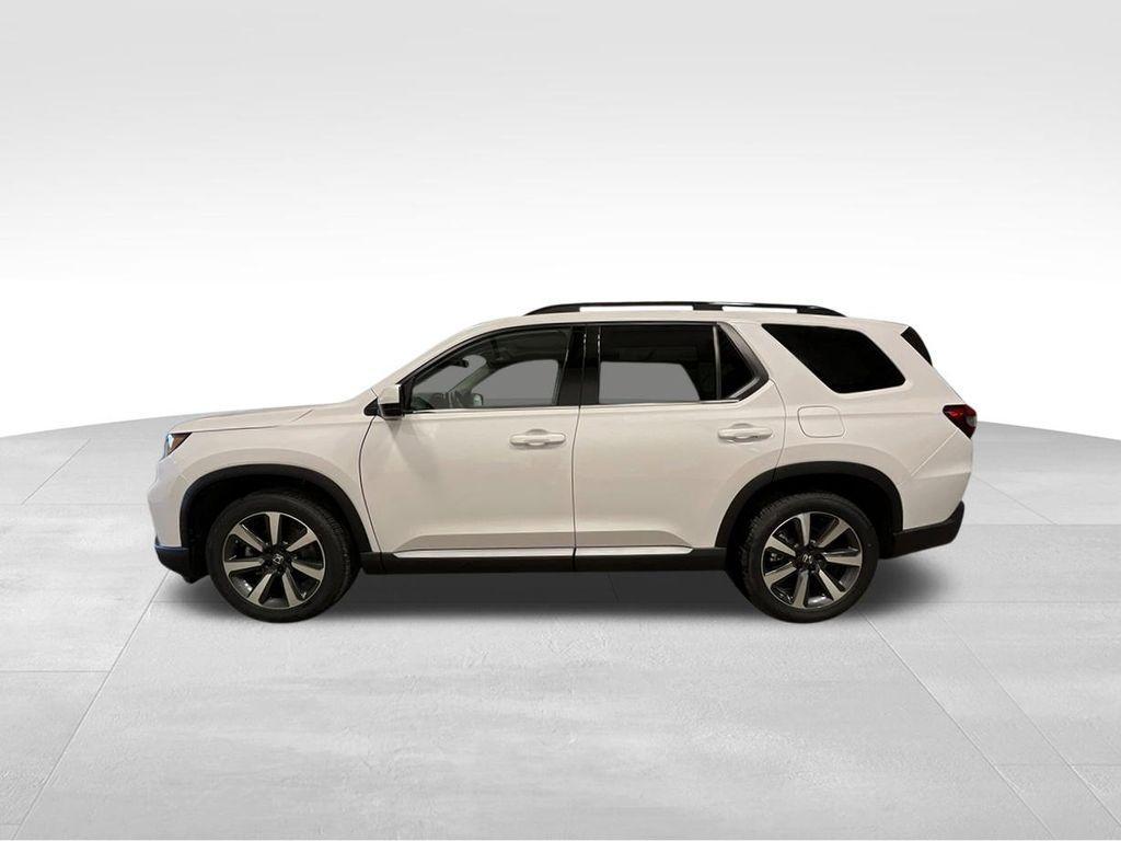 new 2025 Honda Pilot car, priced at $48,546