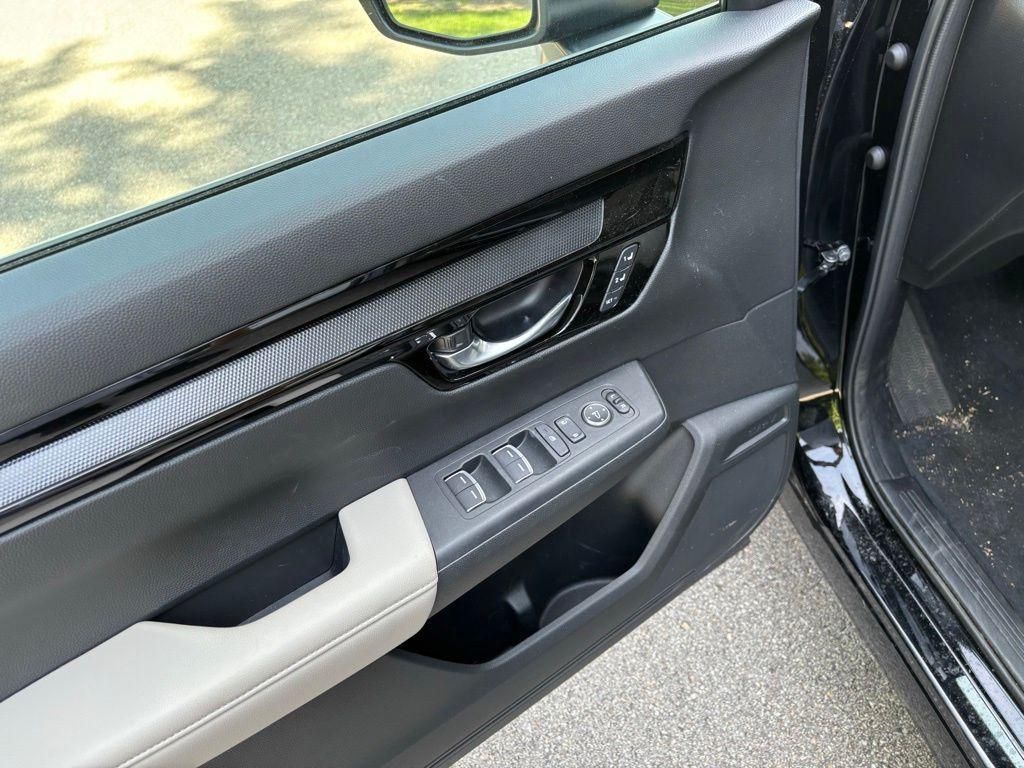 used 2025 Honda CR-V car, priced at $35,888