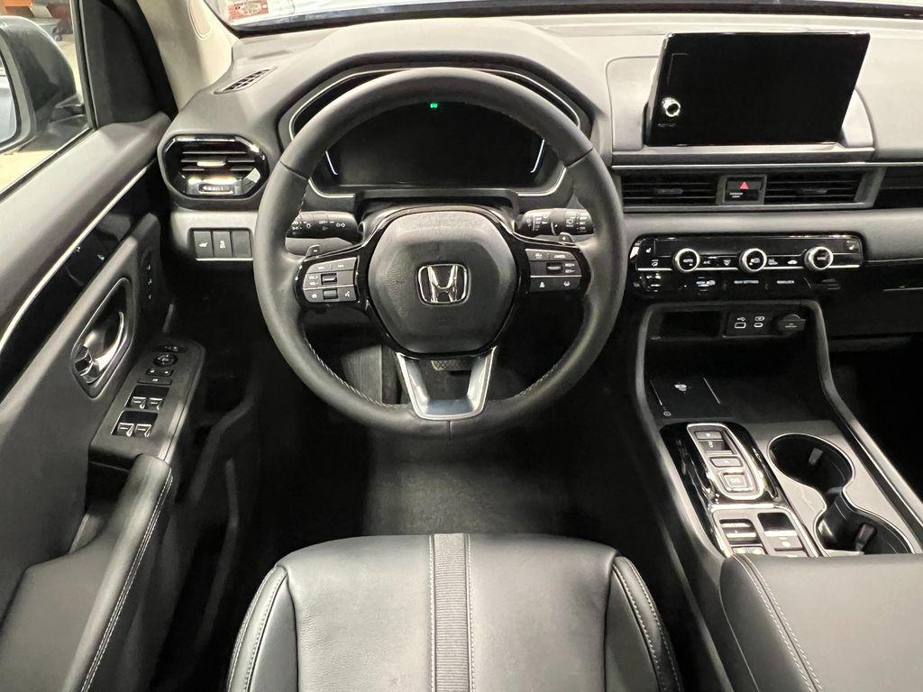 new 2025 Honda Pilot car, priced at $46,086