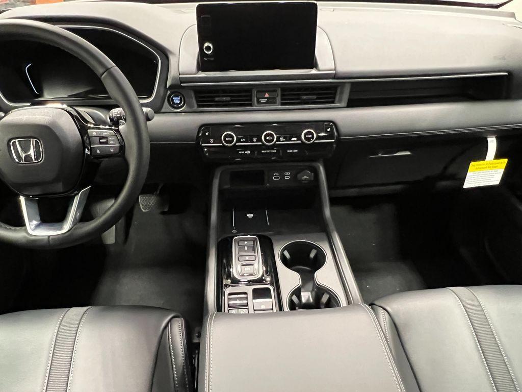 new 2025 Honda Pilot car, priced at $46,086