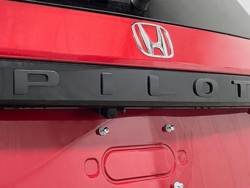 new 2025 Honda Pilot car, priced at $46,086