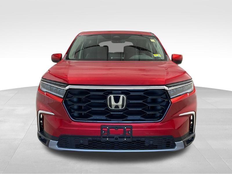 new 2025 Honda Pilot car, priced at $46,086