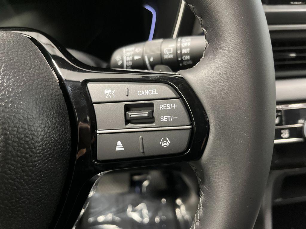 new 2025 Honda Pilot car, priced at $49,582