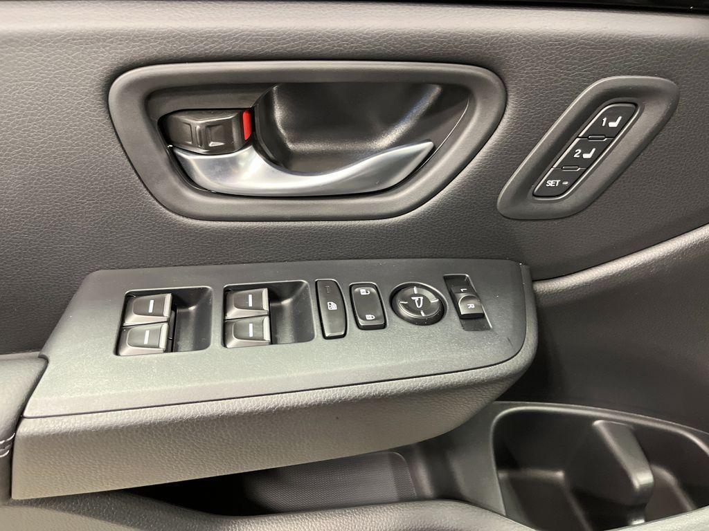 new 2025 Honda Pilot car, priced at $49,582