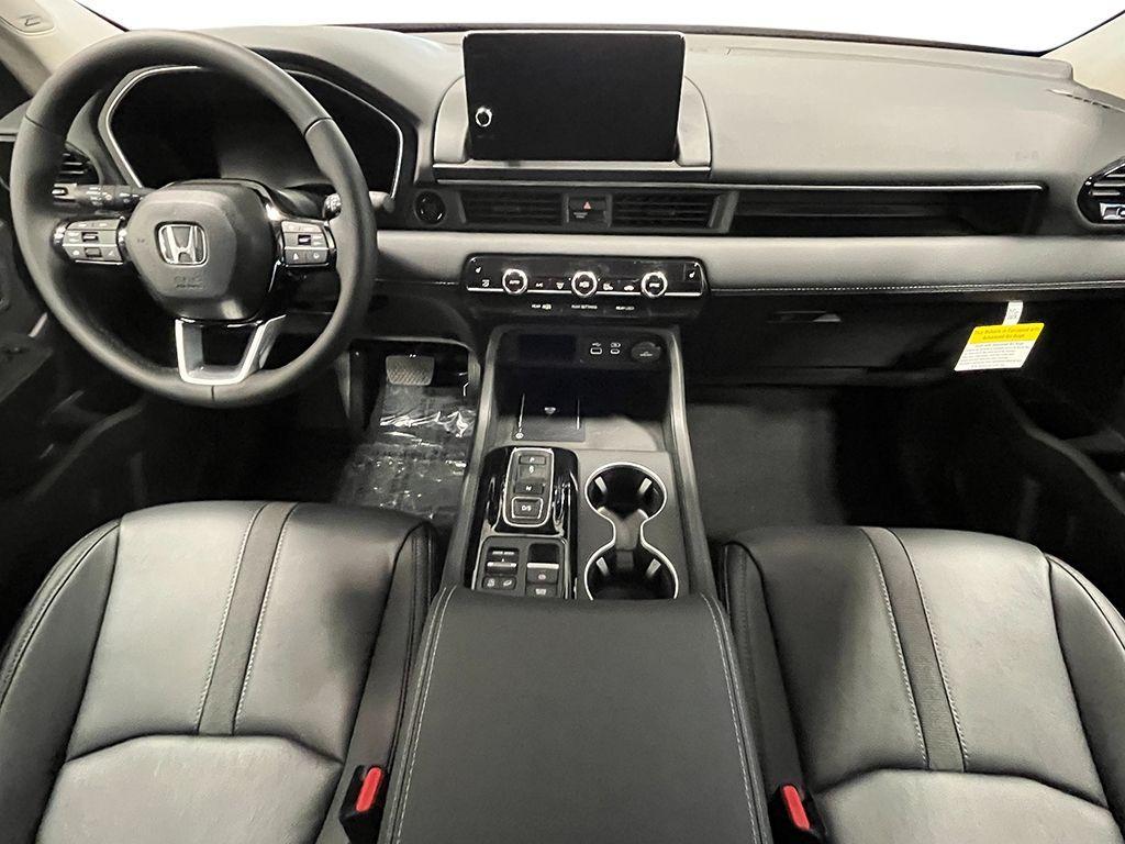 new 2025 Honda Pilot car, priced at $49,582