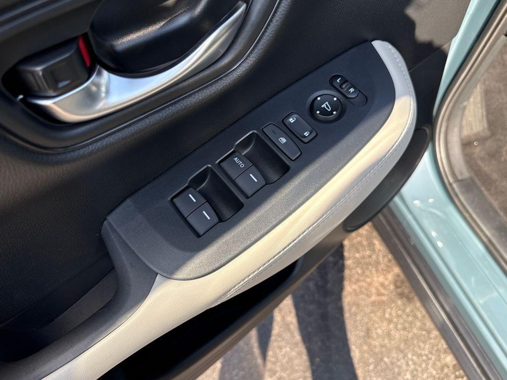 used 2025 Honda HR-V car, priced at $26,500