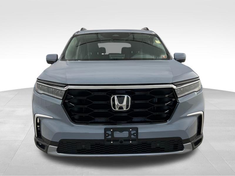 new 2025 Honda Pilot car, priced at $50,079