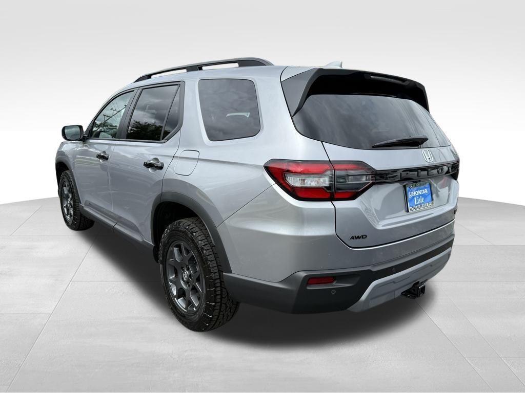 used 2025 Honda Pilot car, priced at $46,988