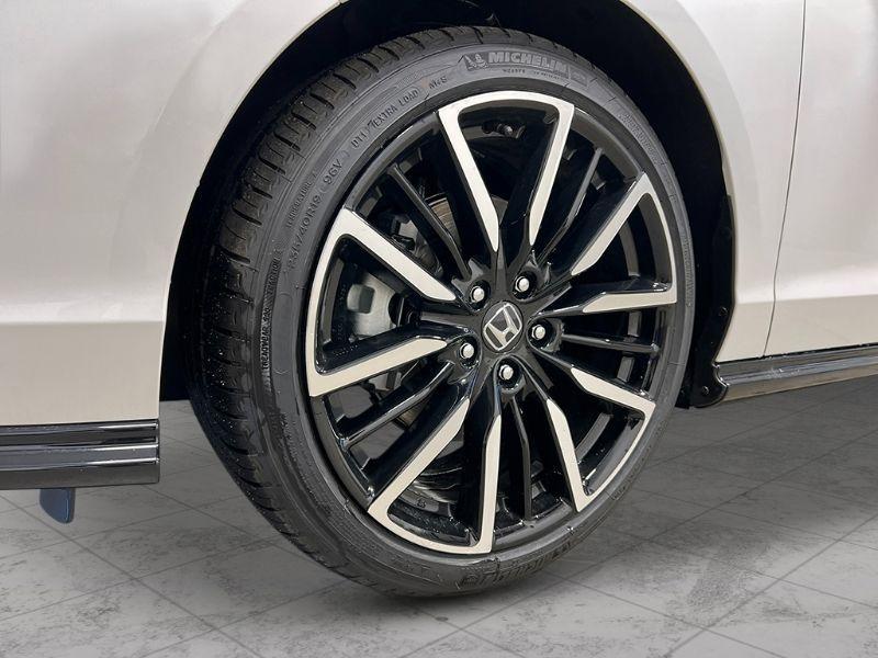 new 2025 Honda Accord Hybrid car, priced at $38,503