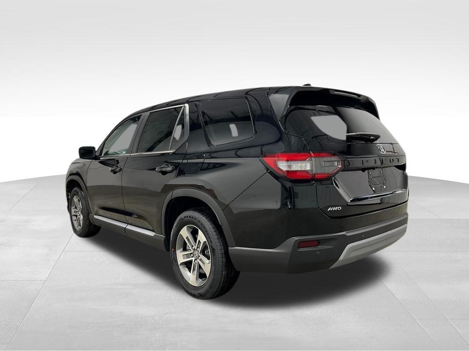 new 2025 Honda Pilot car, priced at $45,215