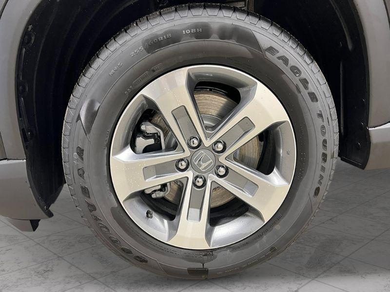 new 2025 Honda Pilot car, priced at $45,215