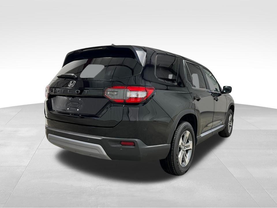 new 2025 Honda Pilot car, priced at $45,215