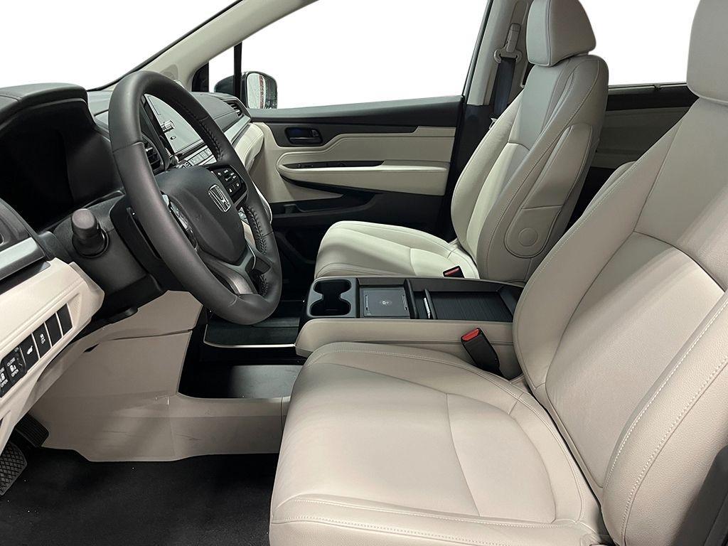 new 2026 Honda Odyssey car, priced at $44,290
