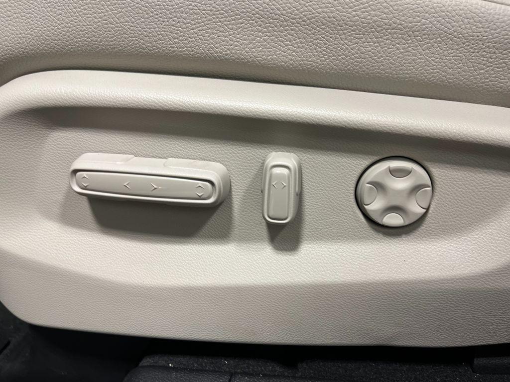 new 2026 Honda Odyssey car, priced at $44,290