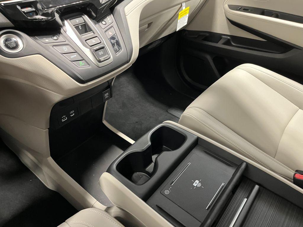 new 2026 Honda Odyssey car, priced at $44,290