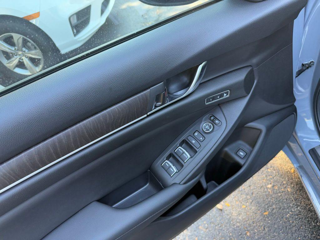 used 2021 Honda Accord Hybrid car, priced at $28,950