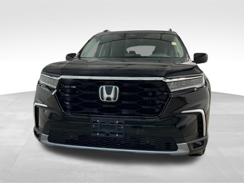 new 2025 Honda Pilot car, priced at $48,015