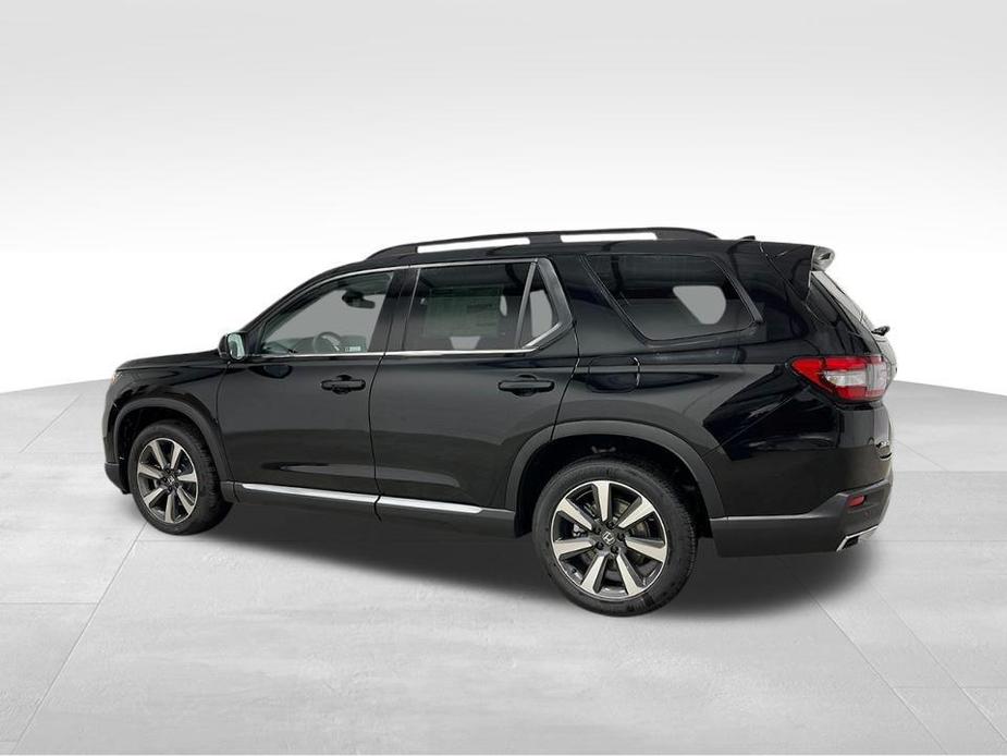 new 2025 Honda Pilot car, priced at $48,015