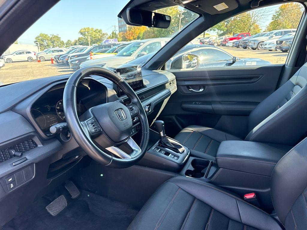 used 2025 Honda CR-V Hybrid car, priced at $36,500