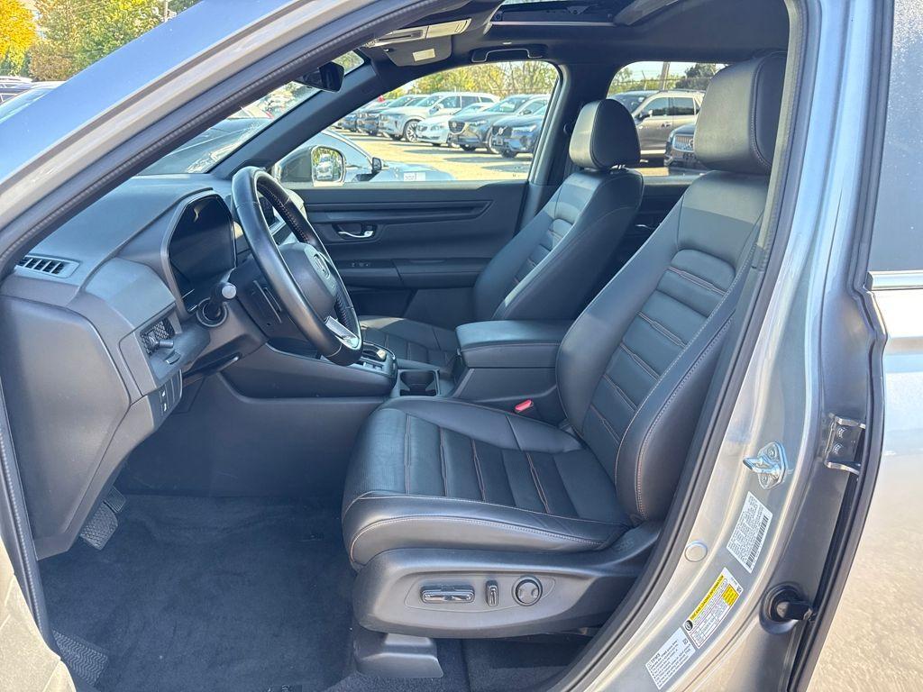 used 2025 Honda CR-V Hybrid car, priced at $36,500