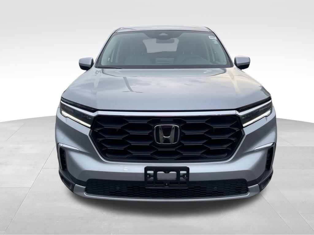 used 2025 Honda Pilot car, priced at $43,029