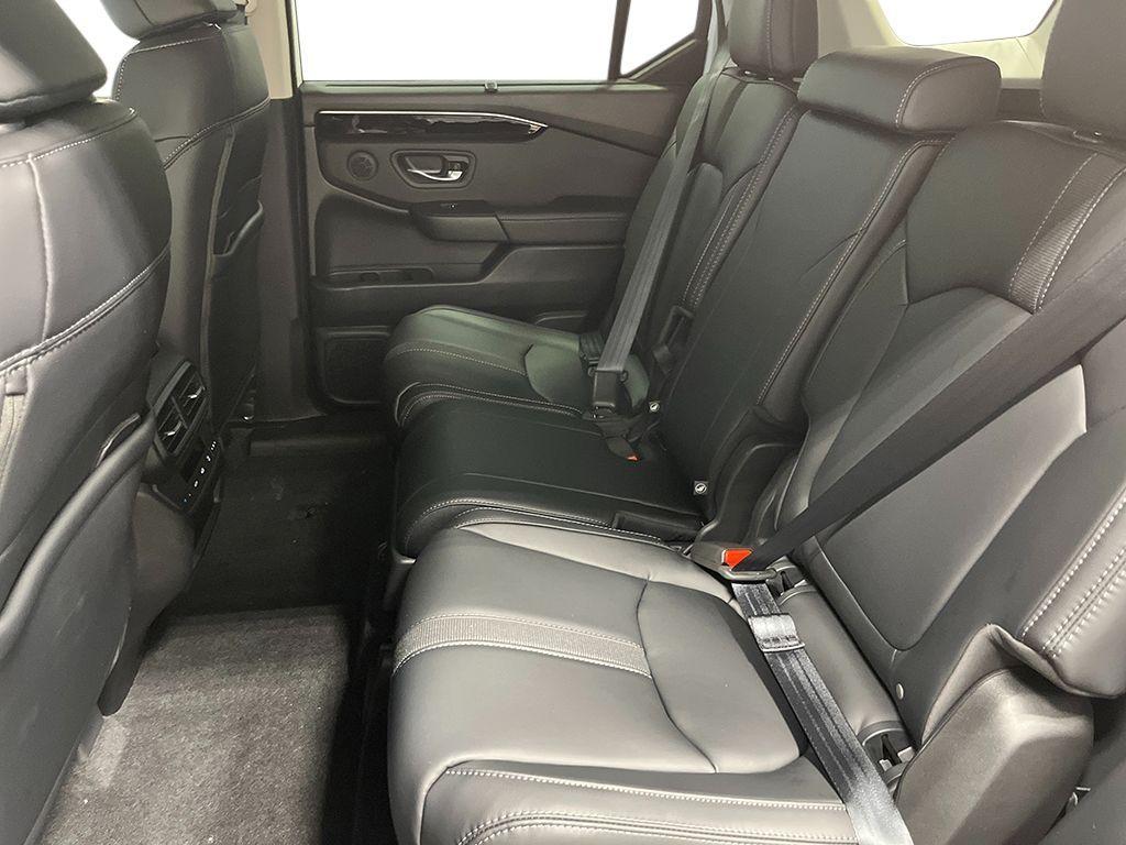 new 2025 Honda Pilot car, priced at $49,582