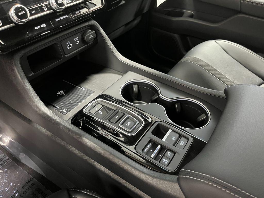 new 2025 Honda Pilot car, priced at $49,582