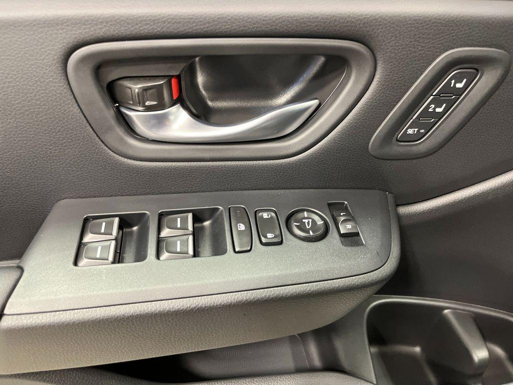 new 2025 Honda Pilot car, priced at $49,582