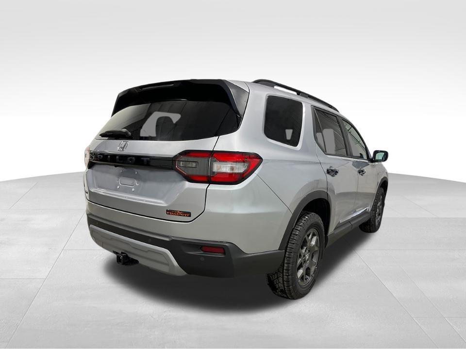 new 2025 Honda Pilot car, priced at $48,676